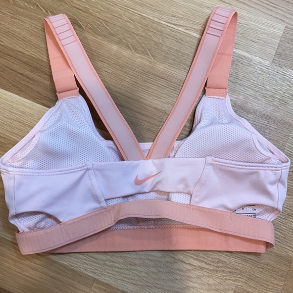 Nike sports bra - Picture 2 of 3